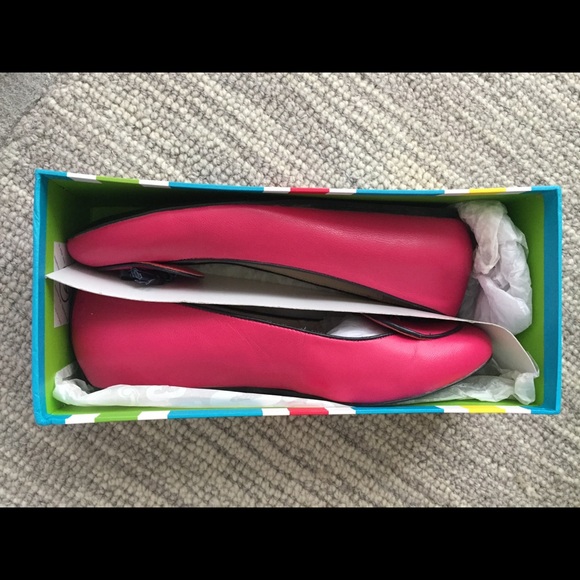 C. Wonder gorgeous pink loafers with navy trim and tassel - Picture 10 of 16